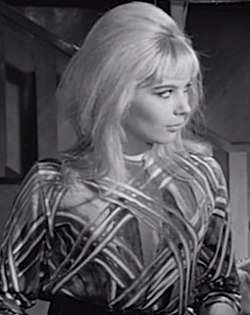 Lena von Martens elokuvassa Un mostro e mezzo 1964.