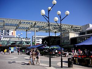 ”Svävande taket” i Vällingby Centrum