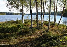 Väster-Långslädan fotograferad mot söder från rastplatsen på udden i Bränte friluftsområde.