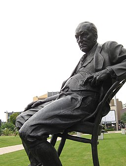 Vladimir Nabokov (statue)