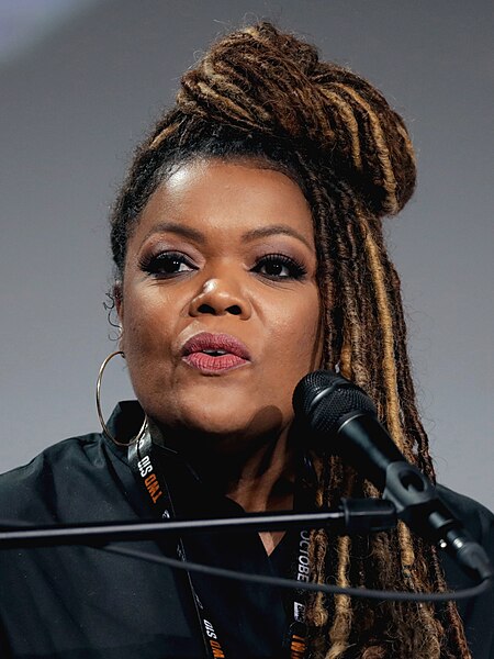 File:Yvette Nicole Brown in 2019.jpg