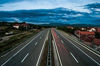 L'Autoroute A4 près de Komren (Niš).