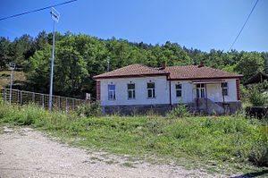 Лешани: Географија и местоположба, Историја, Стопанство