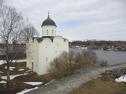 Георгиевская церковь. Георгиевская Церковь (Старая Ладога). Георгиевский собор в старой Ладоге. Храм Георгия Победоносца в старой Ладоге. Георгиевская Церковь в Ладоге.