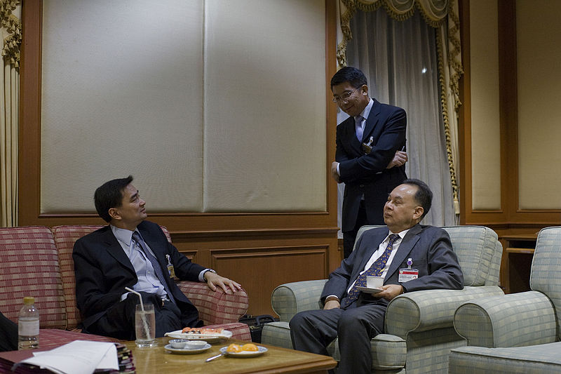 File:นายกรัฐมนตรี ระหว่างการประชุมการอภิปรายไม่ไว้วางใจ ณ อ - Flickr - Abhisit Vejjajiva (51).jpg