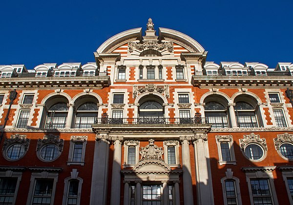 Waring & Gillow's Oxford Street store, which it occupied until 1973.