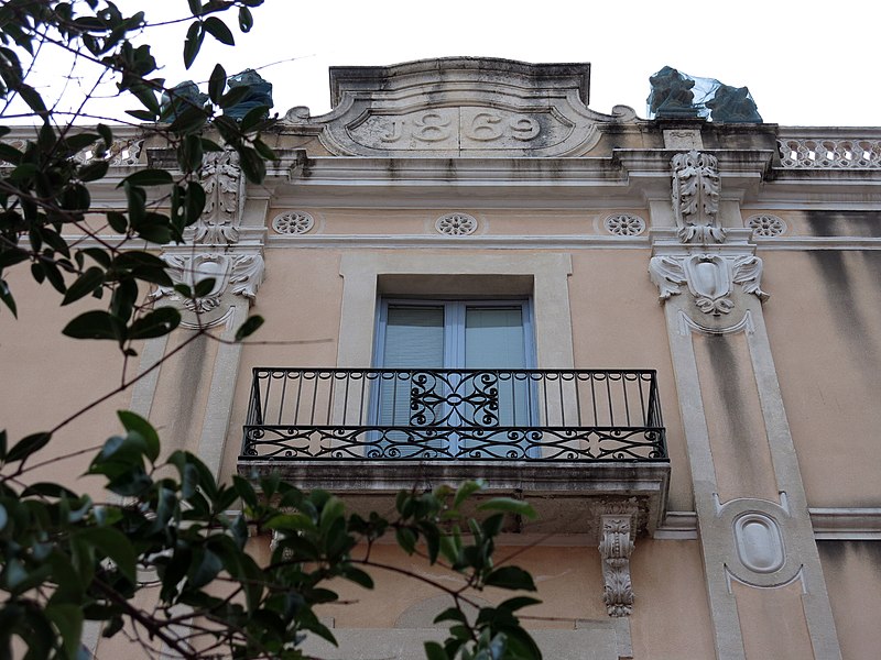 File:185 Casa Mir, c. Sant Josep 5 (Vilanova i la Geltrú), detall de la façana.jpg