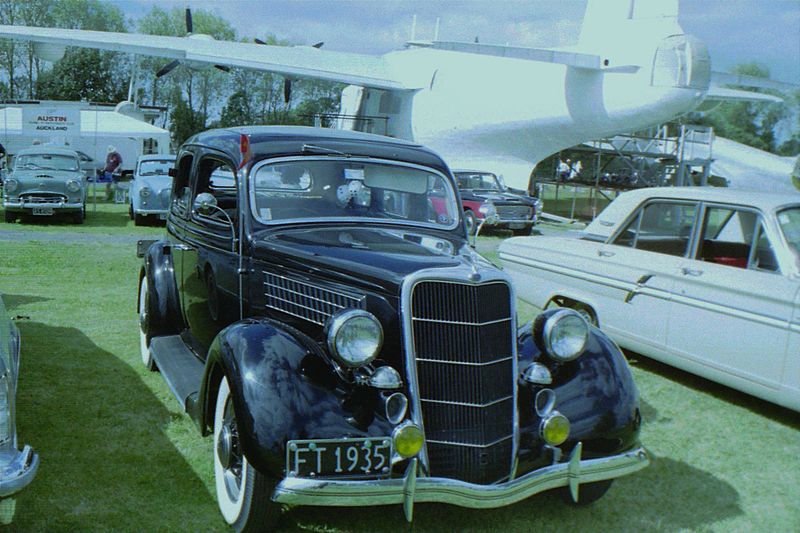 File:1935 Ford Sedan (9595229086).jpg