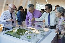 PM Lee Hsien Loong at the Kwa Geok Choo Law Library during the official launch of the School of Law building in 2017 1 singapore management university school of law opening 2017.jpg