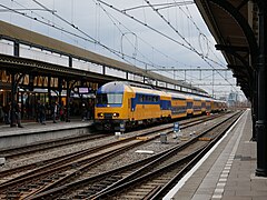 Nijmegen-Centrum, Zug der Baureihe DDZ am Bahnhof Nijmegen