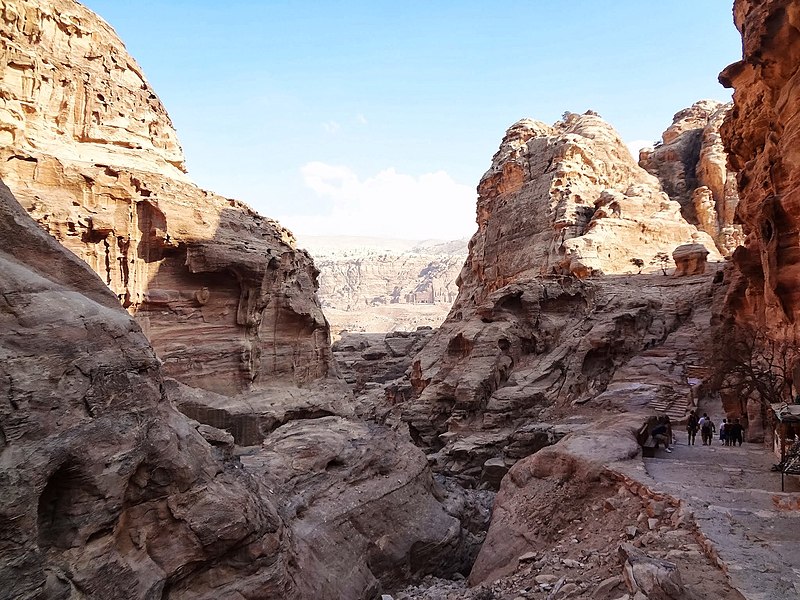 File:33 Petra Monastery Trail - On Our Way to the Monastery 730 Steps up - panoramio.jpg