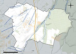 Carte en couleur présentant le réseau hydrographique de la commune