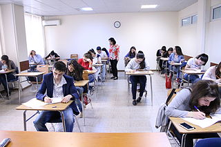 <span class="mw-page-title-main">Teaching to the test</span> Idiom for extrinsically-motivated education