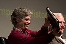 Alan Kay dan prototipe Dynabook (3009206205).jpg