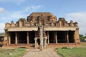 another view Ananthasayana temple (1524 AD) at Ananthasayanagudi.JPG