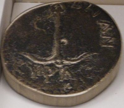 一枚来自罗马皇帝加里恩努斯时代的Ankyra硬币，充分说明了安卡拉这个名字来自于锚的传说。[13]