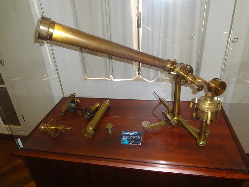 File:Antique Telescope at the Quito Astronomical Observatory 09.JPG