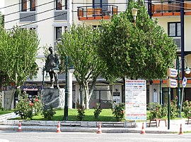 Плоштадот во С‘ботско со статуата на Ангел Гацо