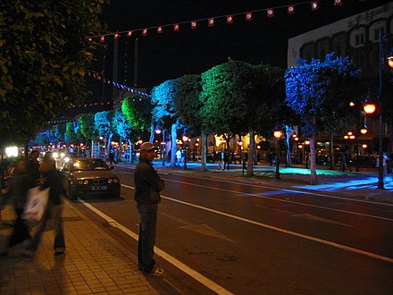 Avenue Habib Bourguiba at night