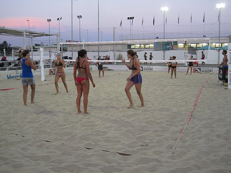 File:Beach vollay Ostia di Roma 04.JPG