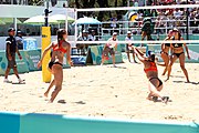 Deutsch: Beachvolleyball bei den Olympischen Jugendspielen 2018; Tag 9, 15. Oktober 2018; Mädchen, Viertelfinale: USA-Spanien 2–1 (21–19/17–21/15–9) English: Beach volleyball at the 2018 Summer Youth Olympics at 15 October 2018 – Girls Quarterfinals: USA-Spain 2–1 (21–19/17–21/15–9)