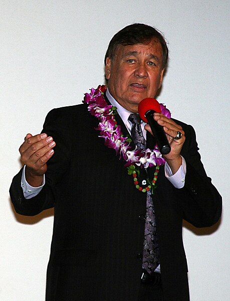 File:Billy Mills in 2010.jpg