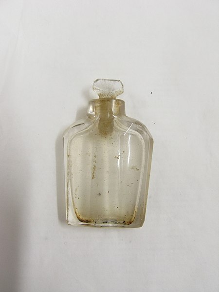 File:Bottle, perfume (AM 10582-9).jpg