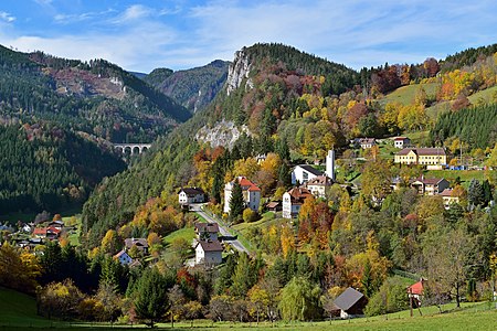 View of Breitenstein and Kalte-Rinne-Viadukt Photograph: Haeferl