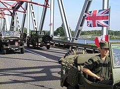 Herdenking op de brug van Grave.