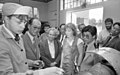 Margot Feist in visita ad un politecnico (Polytechnisches Zentrum) a Rothenschirmbach con il ministro dell'Istruzione della Corea del Nord nel 1988.