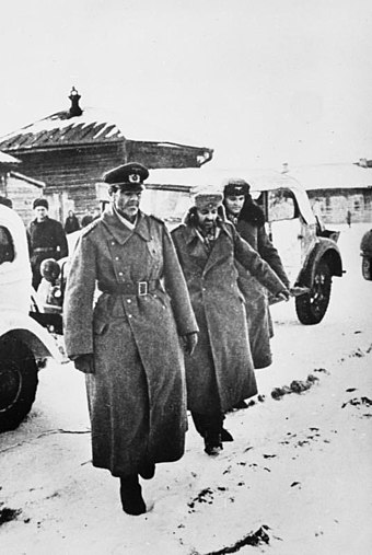 Friedrich Paulus (left), with his chief of staff, Arthur Schmidt (centre) and his aide, Wilhelm Adam (right), after their surrender, January 1943