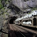Transpôrt d’ôtomobiles sus un tren des Chemins de fèr fèdèrâls suisses