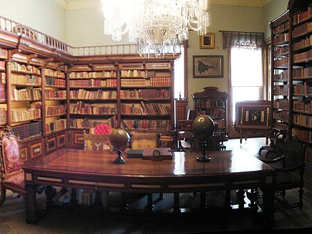 Fail:Caliph_library_Harem_Dolmabahce_March_2008_pano.jpg