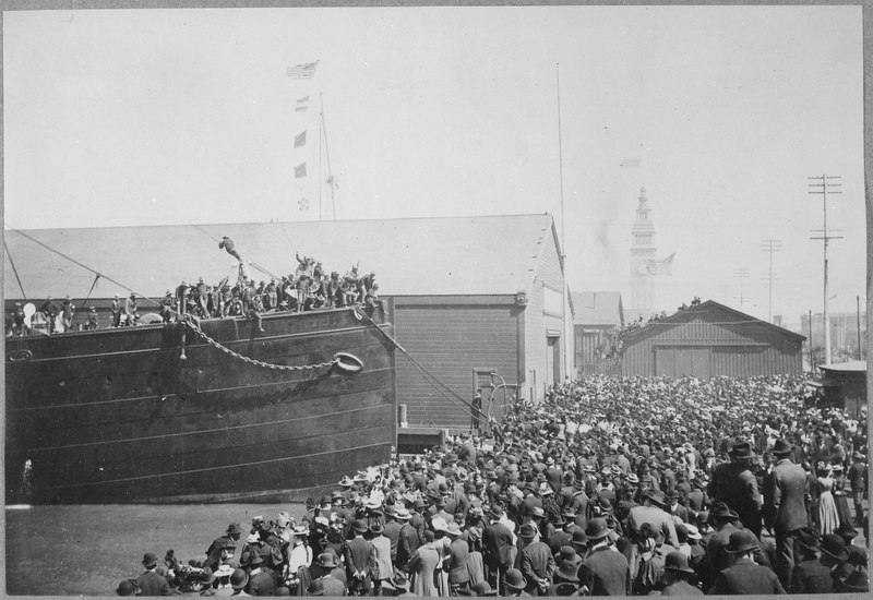 File:Camp Merritt, California Transport Indiana receiving troops and freight at Pacific Mail Docks on eve of departure. Crowd - NARA - 530697.tif