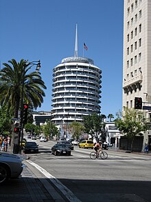 Capitol Records building, Hollywood-Vine - panoramio.jpg