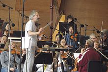 Carlos Kalmar orchestra director.jpg