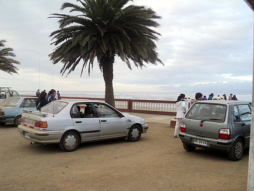 Beaucoup de gens sont venu admirer le comportement de la mer depuis l'Agustín Ross Balcony, comme on peut le voir sur cette photo.