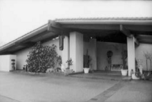 Casa de los Gobernadores was originally built in 1975 as the Governor of California's official residence. Casa de los Gobernadores (Carmichael, California).png