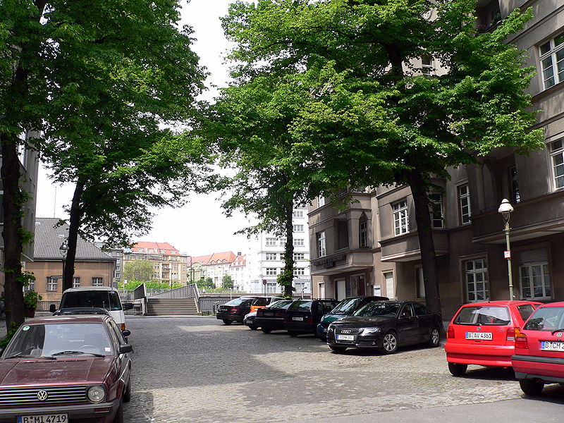 File:CharlottenburgDresselstraße.JPG