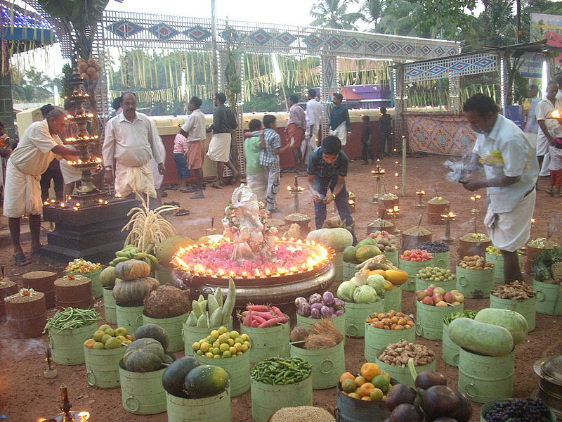 File:Choorakkattukara karthika festival 2011 DSCN1234.JPG