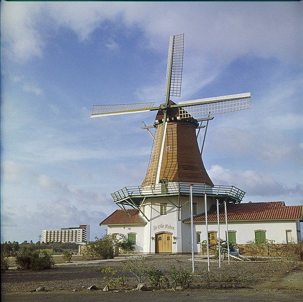 File:Collectie Nationaal Museum van Wereldculturen TM-20029584 Windmolen 'De Olde Molen' Aruba Boy Lawson (Fotograaf).jpg