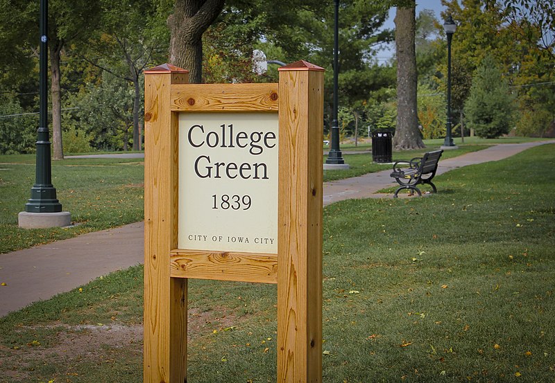 File:College Green Park Sign.jpg