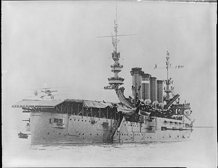 Eugene Ely's first landing, on the armored cruiser USS Pennsylvania