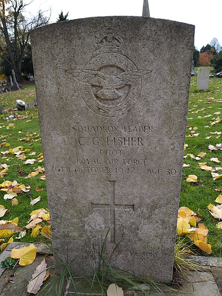 File:Commonwealth War Graves at the Queen's Road Cemetery 25.jpg