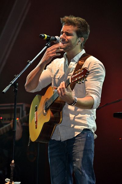 File:Concerto de Pablo Alboran em Cantanhede, Portugal (7753466250).jpg