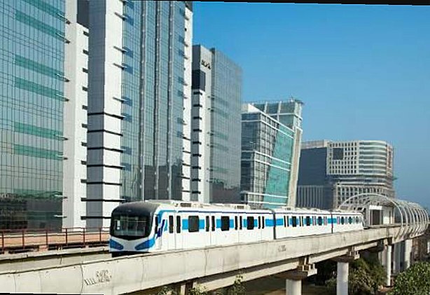 Gurgaon Skyline along with the Rapid Metro