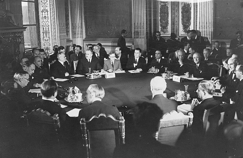 File:De conferentie van de vier in Parijs, Bestanddeelnr 901-6939.jpg