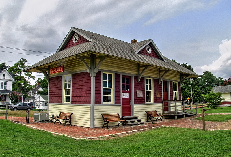 File:Depot at Eastern Shore Railway Museum, Parksley, VA, August 2014.jpg