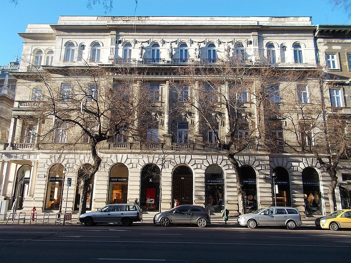 File:Deutsch and Deutsch house (1875), 24 Andrassy Avenue, 2016 www.paulmartinsmith.com - Wikimedia Commons
