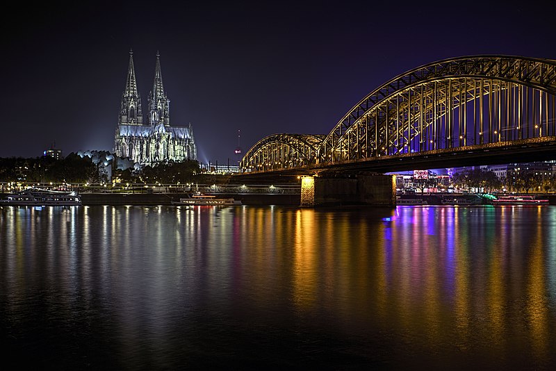 File:Dom Keulen & Hohenzollernbrücke.jpg